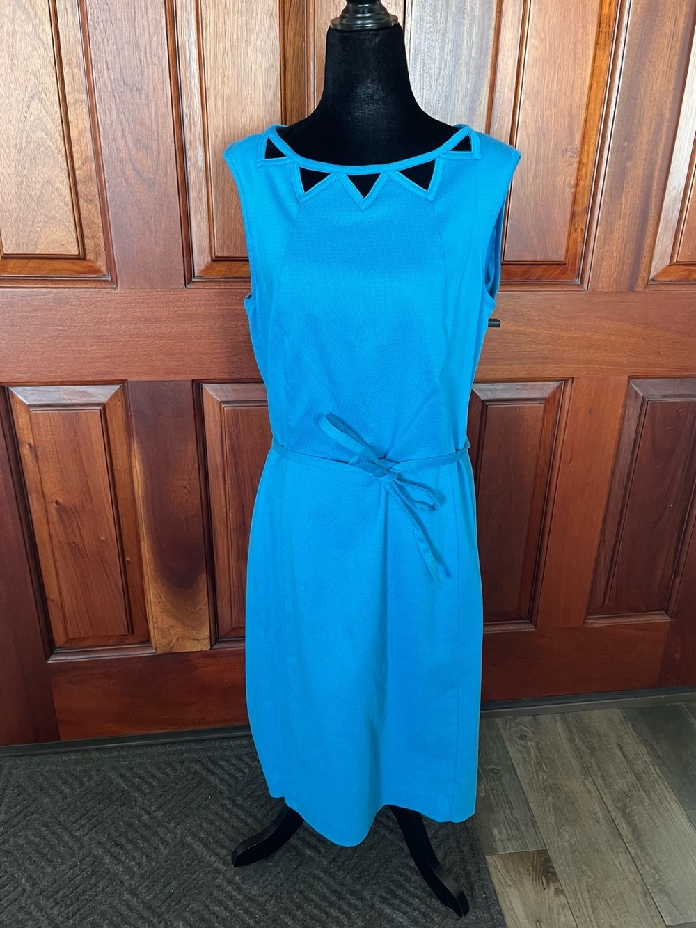 Talbots NWT women’s Sz 14  turquoise cutout neckline Sleeveless sheath dress
